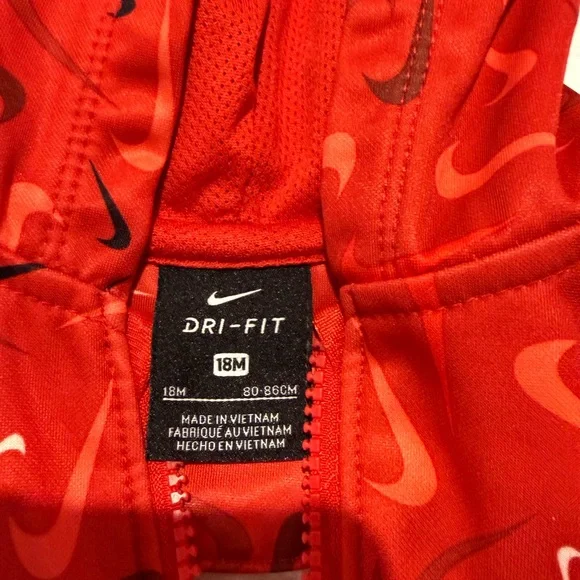 Nike Red Hoodie and Black Jogger Sweatpants Set - Kids - Picture 4 of 7